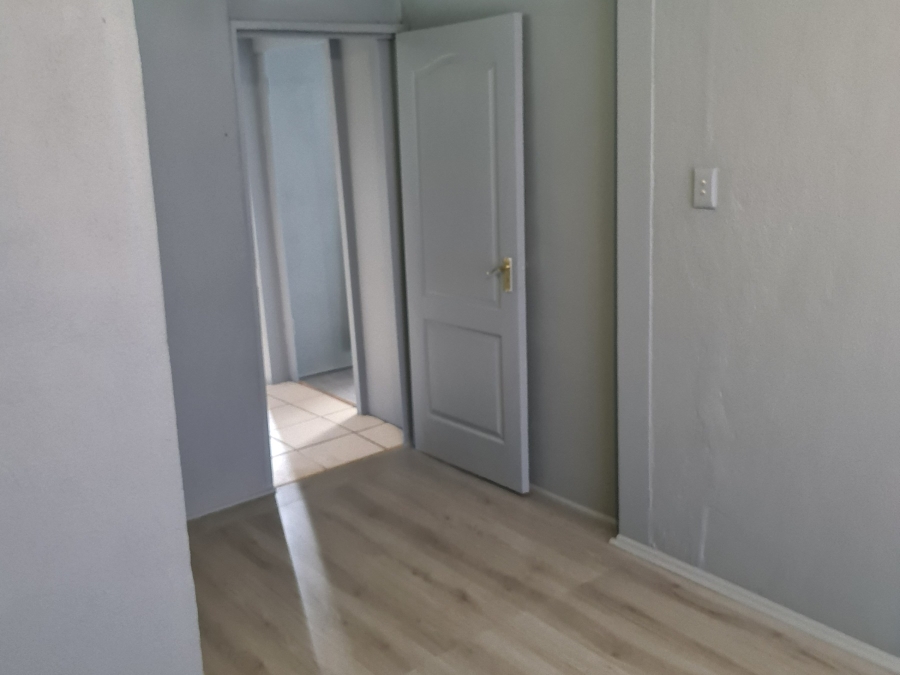 To Let 1 Bedroom Property for Rent in Miederpark North West